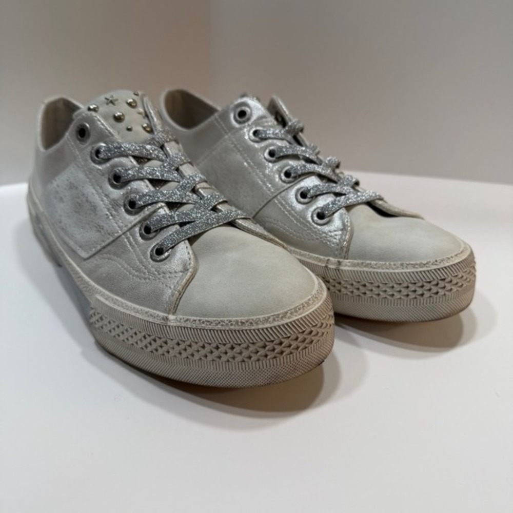 Blowfish White Silver Leather Sneakers Shoes Low Top Lace Up‎ Studs 9m